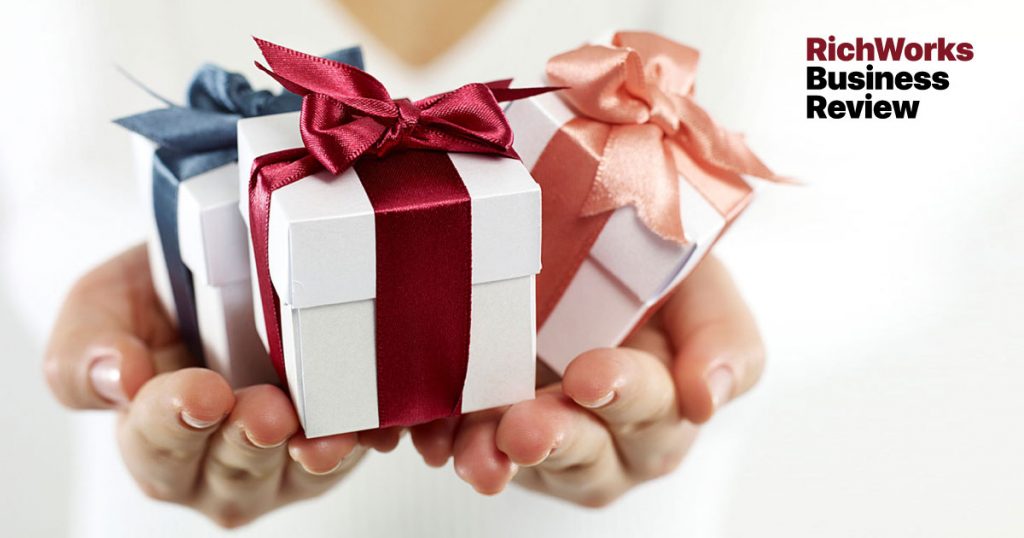 Ganjaran Mempengaruhi Komitmen. 10 Idea Ganjaran Kepada Pekerja Anda