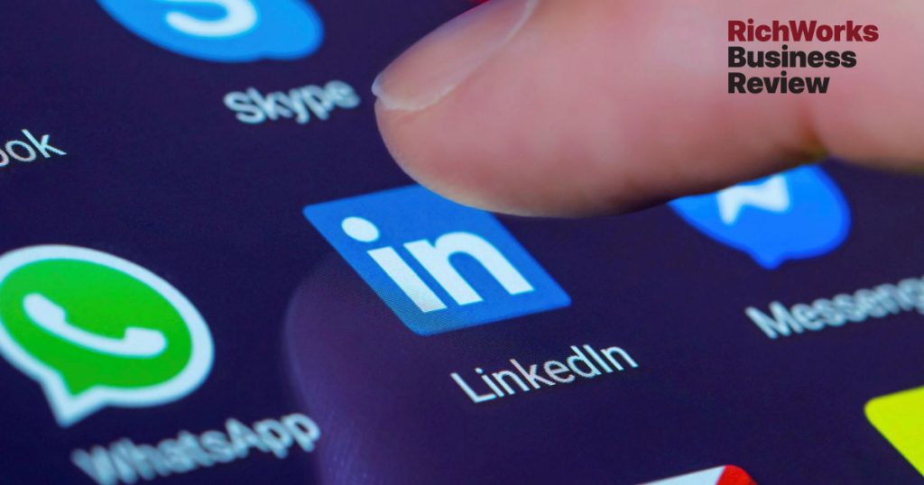 5 Cara Berkesan Mempamerkan Personaliti Anda Di LinkedIn