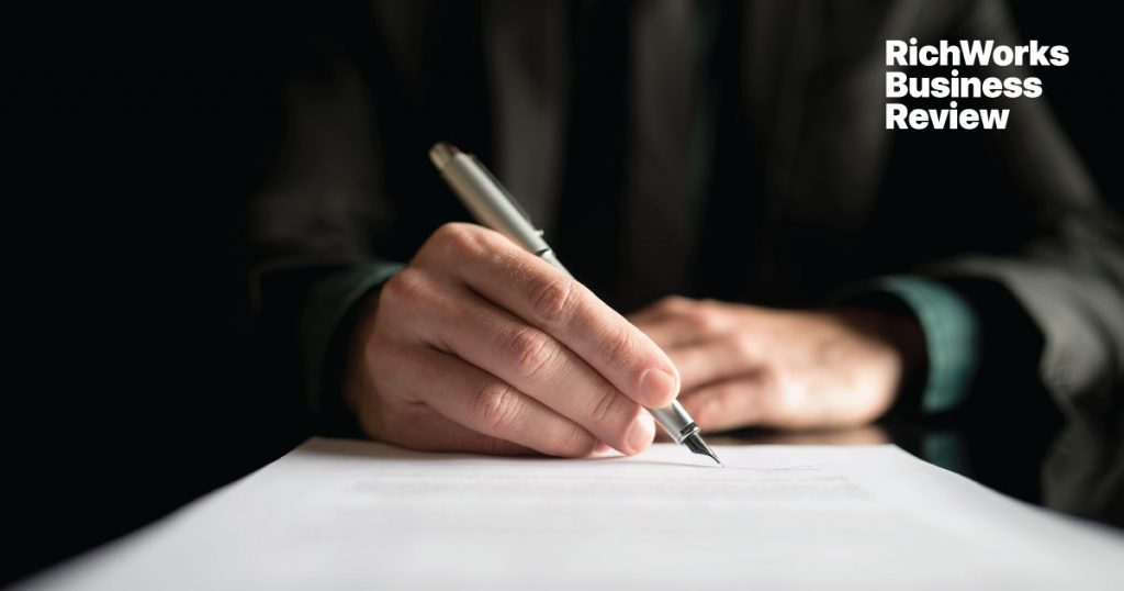 3 Cara Perniagaan Mendapat Manfaat Daripada Menulis Buku