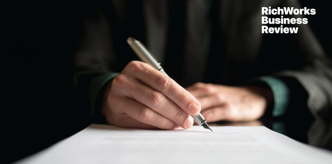 3 Cara Perniagaan Mendapat Manfaat Daripada Menulis Buku