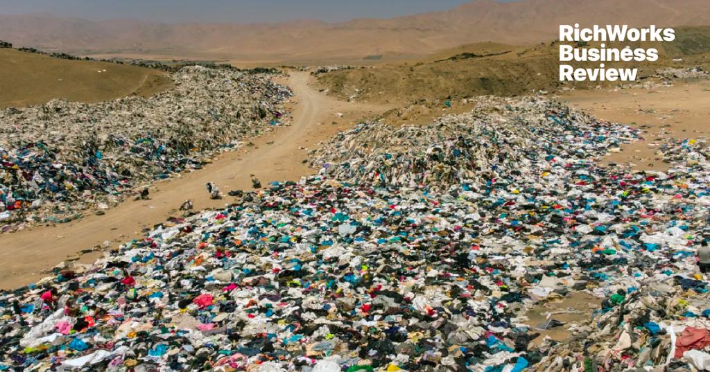 Gara-Gara Fast Fashion, Longgokan Pakaian Menjadi Gunung di Chile!